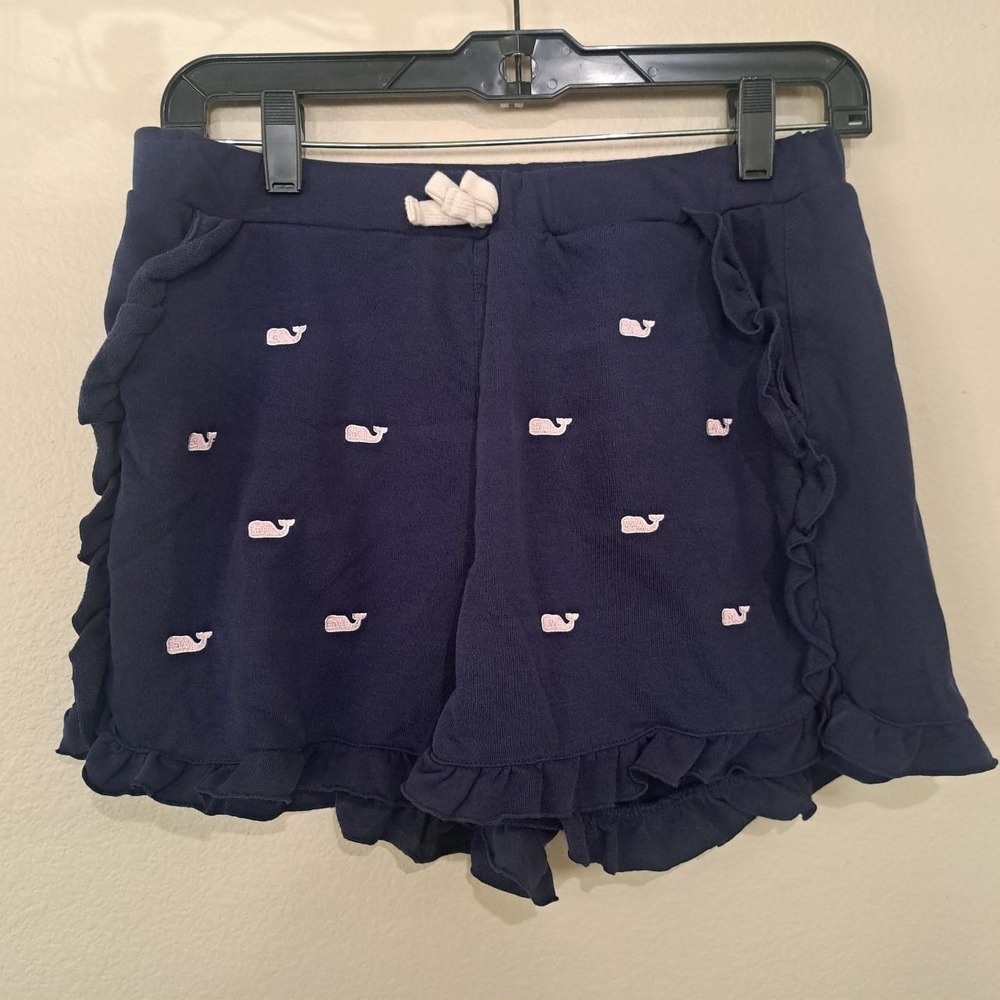 Vineyard Vines navy blue shorts with pink whale embroidery and ruffles. Size: XL